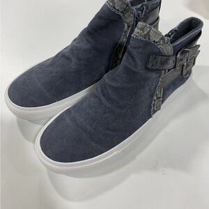 Blowfish Women’s Dark Gray Canvas Ankle Boots